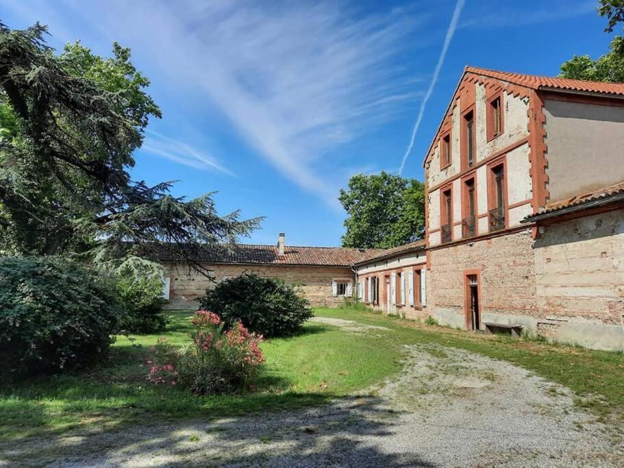 Gite Au Coeur Du Chateau Flotis Castelnau-dʼEstrétefonds Exteriér fotografie